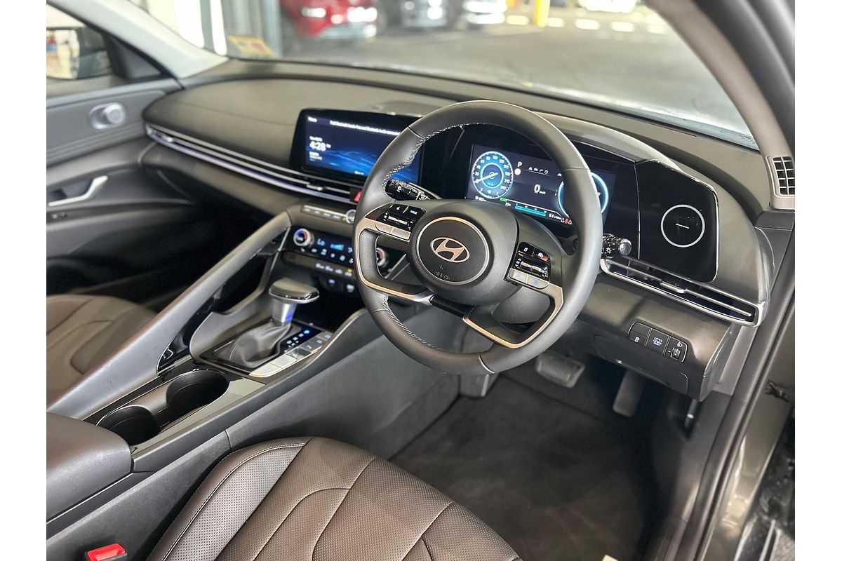 2025 Hyundai i30 Elite Hybrid CN7.V2