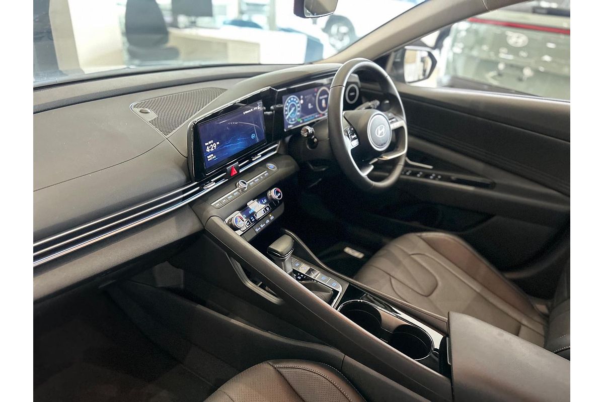 2025 Hyundai i30 Elite Hybrid CN7.V2