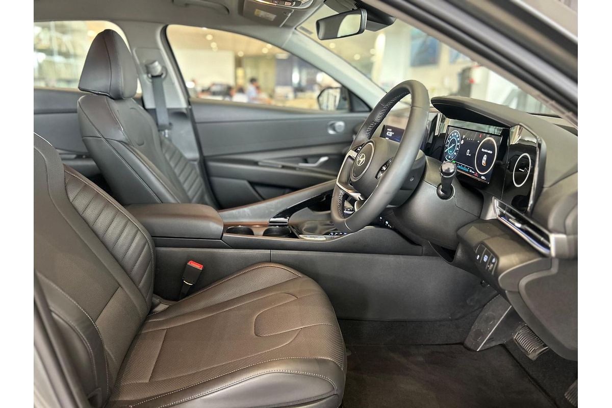 2025 Hyundai i30 Elite Hybrid CN7.V2