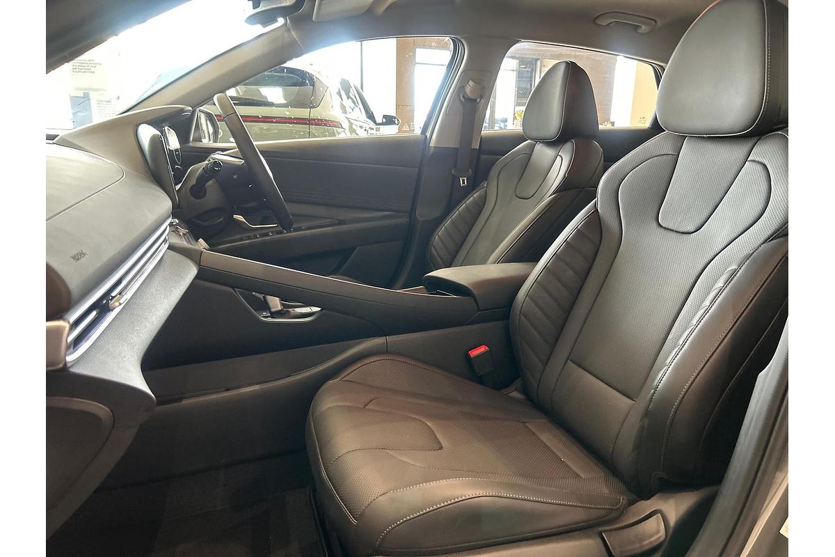 2025 Hyundai i30 Elite Hybrid CN7.V2