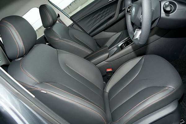 2024 MG HS Excite AS33