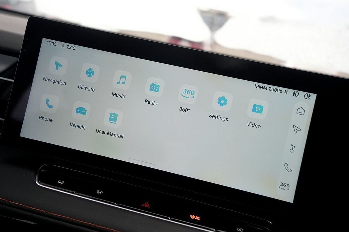 2024 MG HS Excite AS33