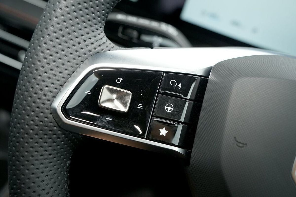 2024 MG HS Excite AS33