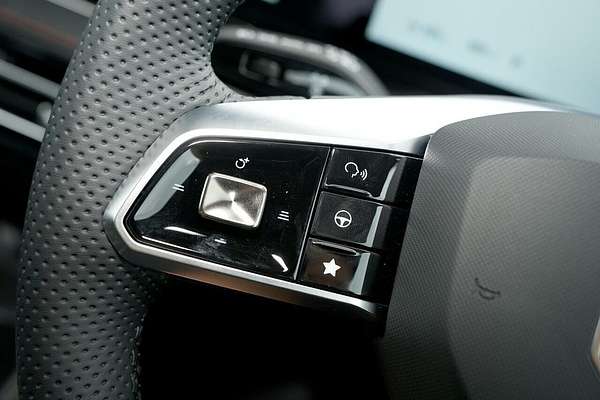 2024 MG HS Excite AS33