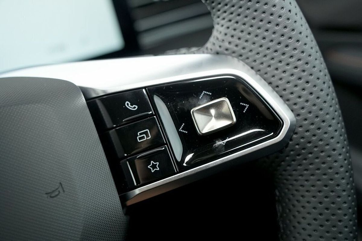 2024 MG HS Excite AS33