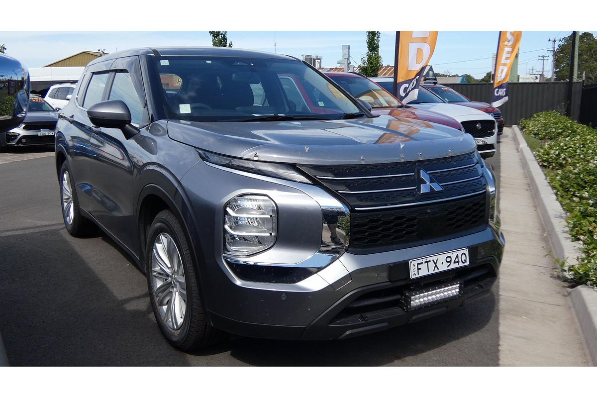 2022 Mitsubishi Outlander ES ZM