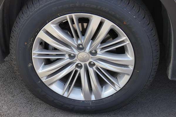 2022 Mitsubishi Outlander ES ZM