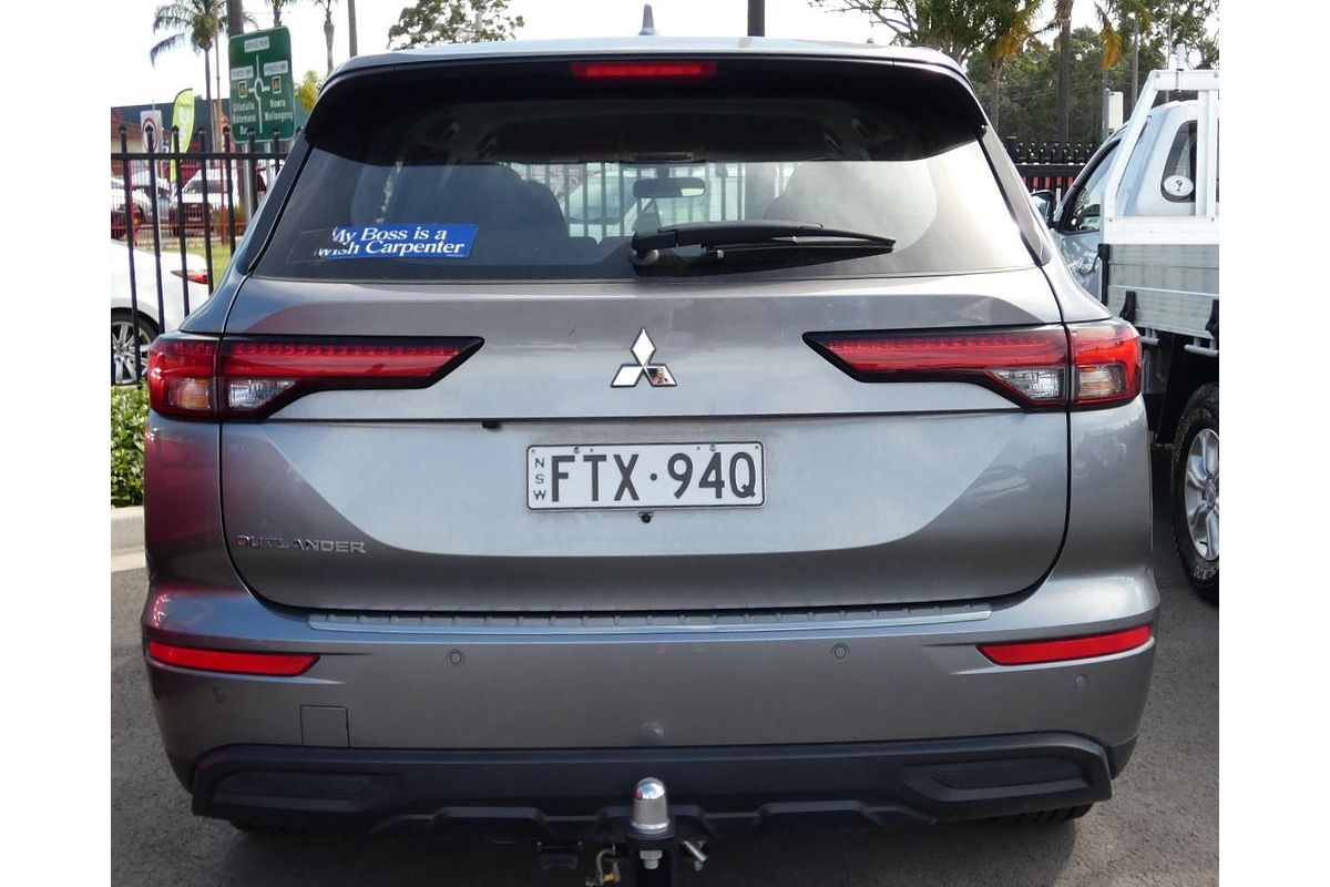 2022 Mitsubishi Outlander ES ZM