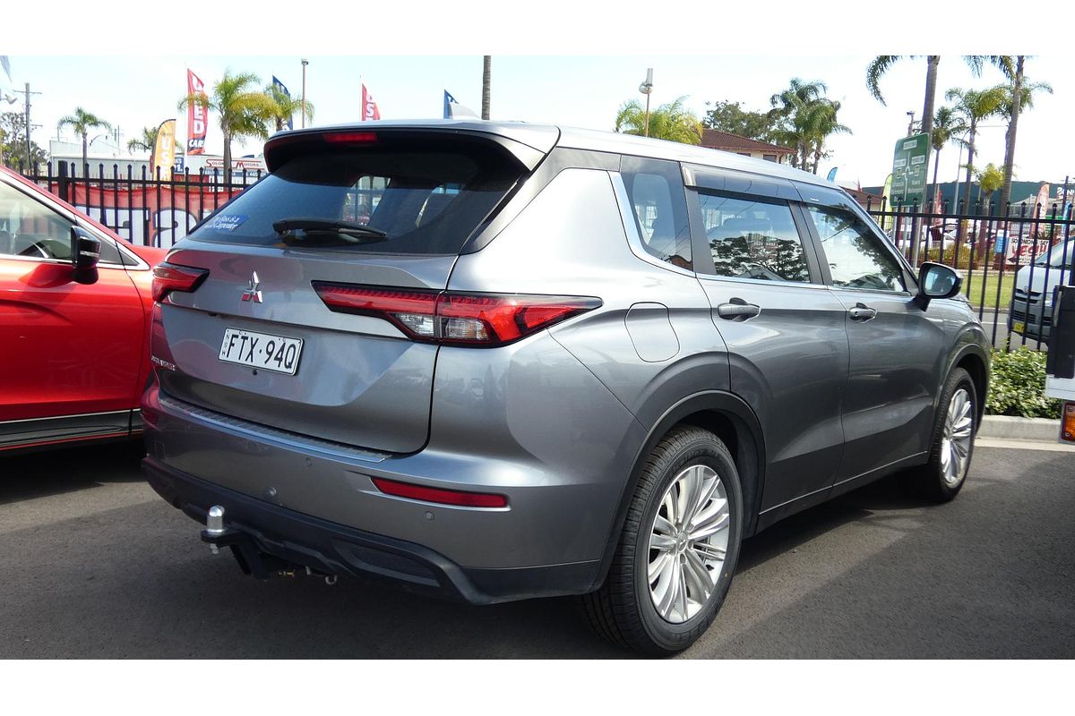 2022 Mitsubishi Outlander ES ZM