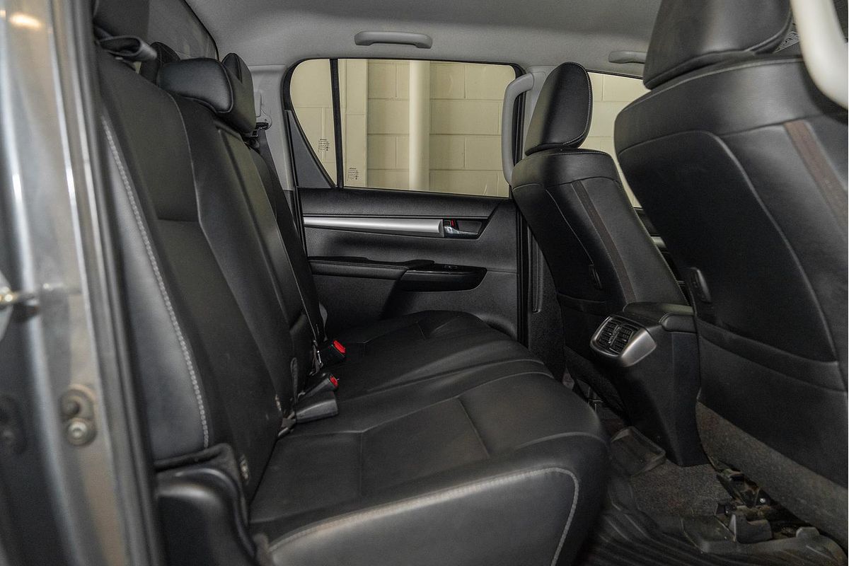 2020 Toyota Hilux SR5 GUN126R 4X4