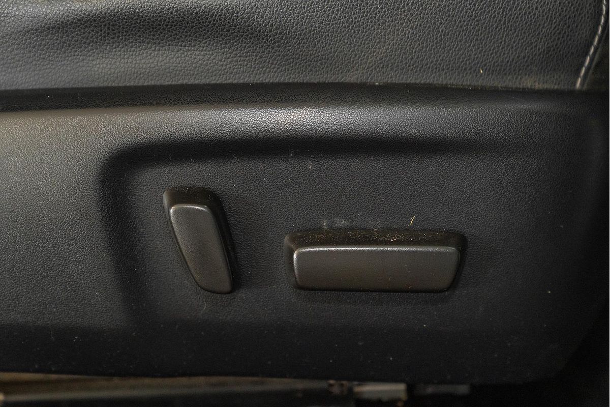 2020 Toyota Hilux SR5 GUN126R 4X4