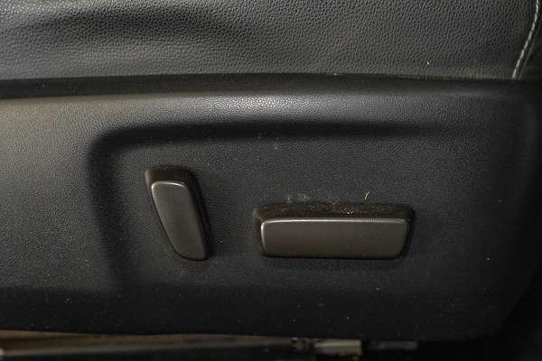 2020 Toyota Hilux SR5 GUN126R 4X4