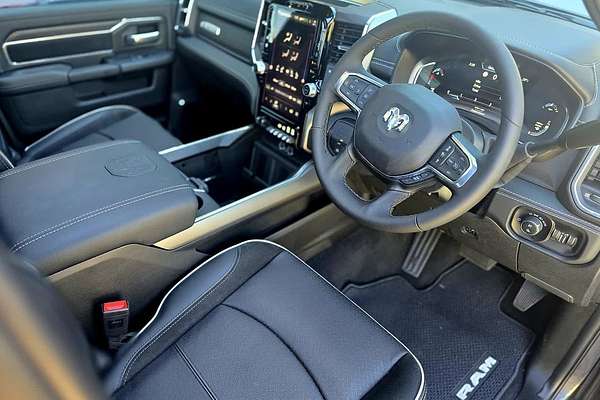 2025 RAM 2500 Laramie DJ 4X4