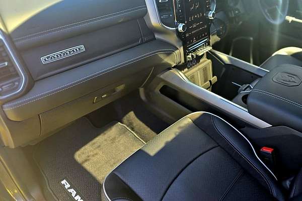 2025 RAM 2500 Laramie DJ 4X4