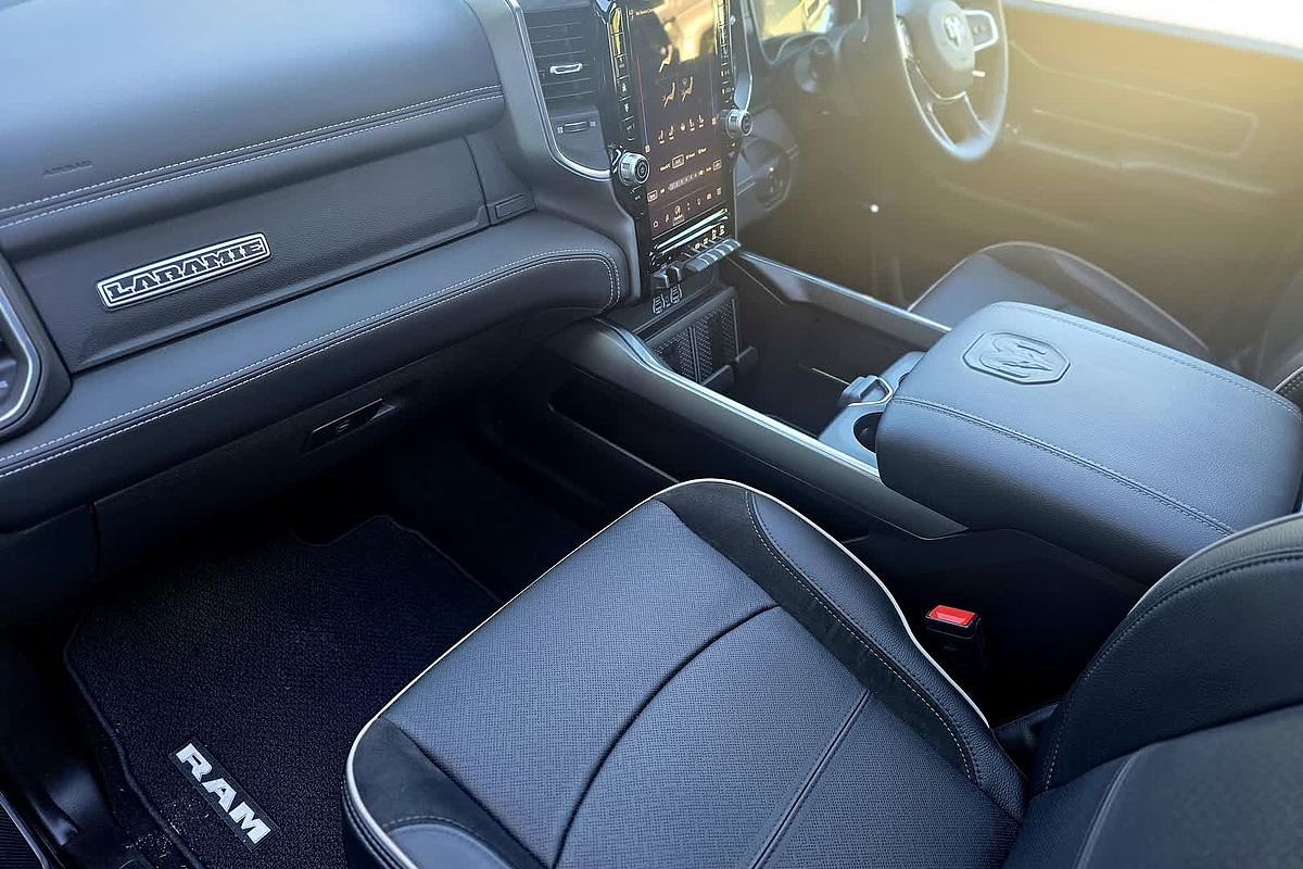 2025 RAM 2500 Laramie DJ 4X4