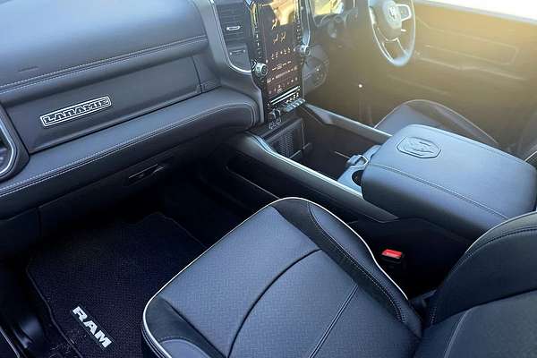 2025 RAM 2500 Laramie DJ 4X4