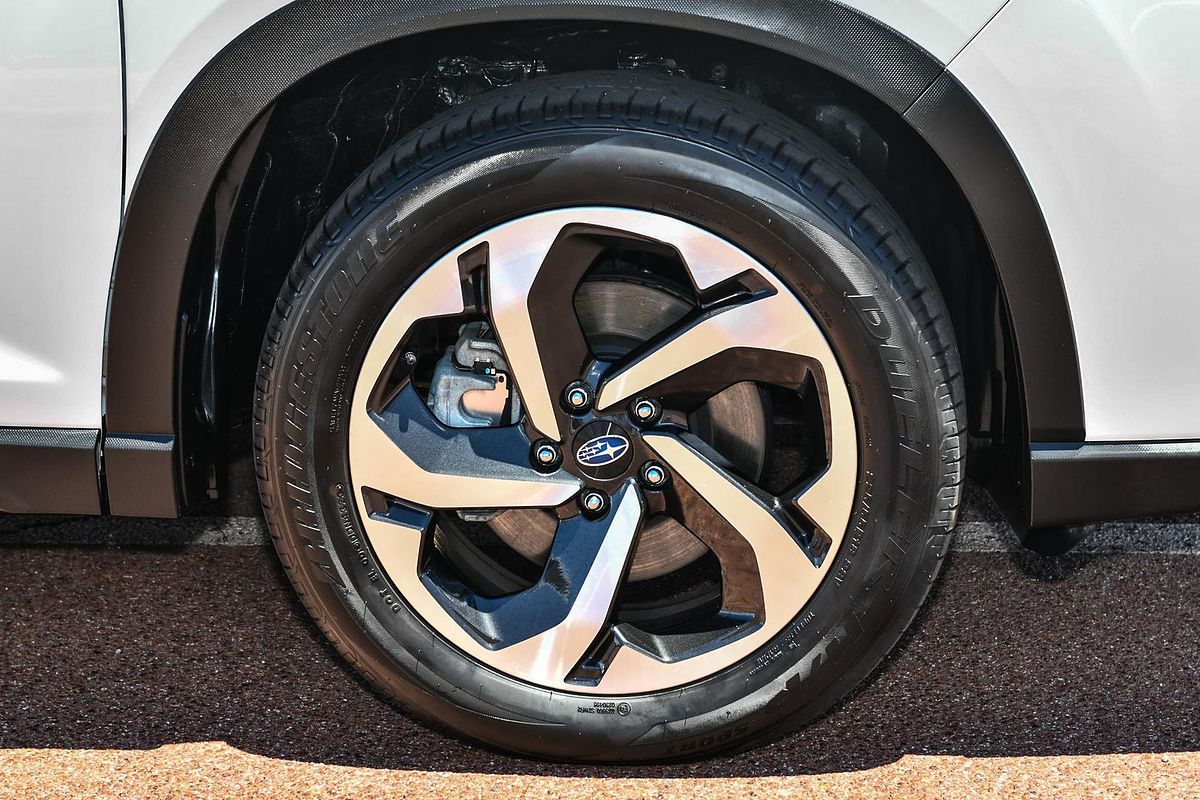 2024 Subaru Forester Hybrid S S5