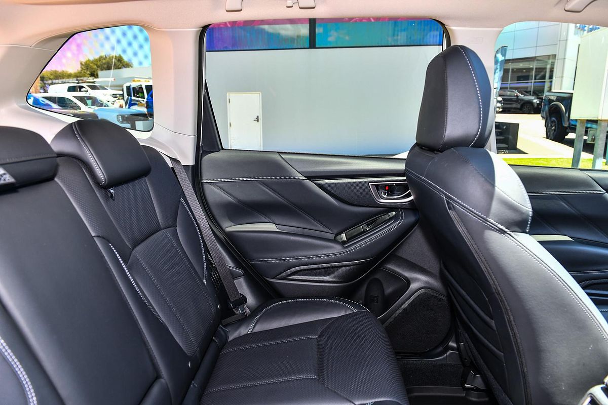 2024 Subaru Forester Hybrid S S5