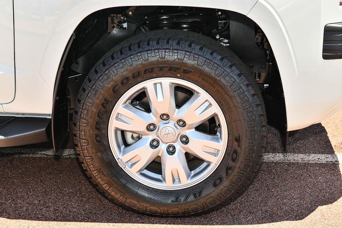 2025 Mitsubishi Triton GLX+ MV 4X4