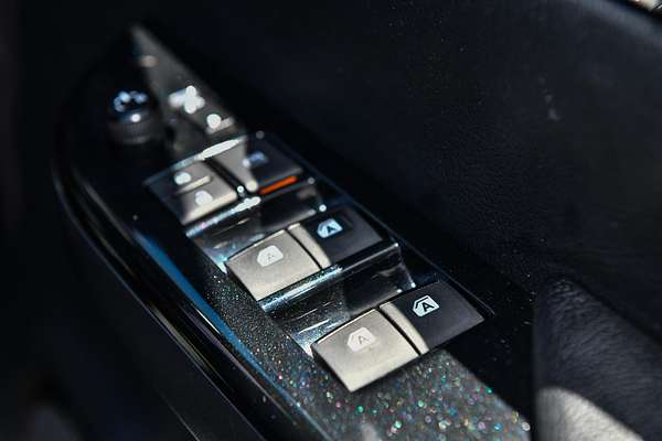 2019 Toyota Hilux Rugged X GUN126R 4X4