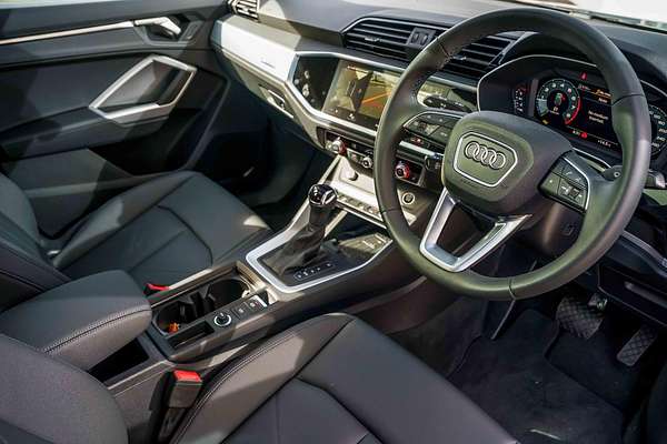 2025 Audi Q3 35 TFSI S line edition F3