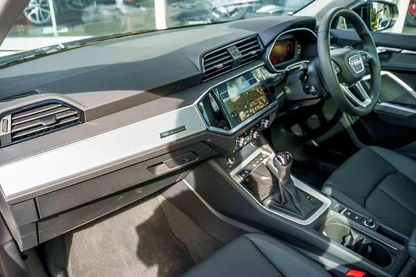 2025 Audi Q3 35 TFSI S line edition F3