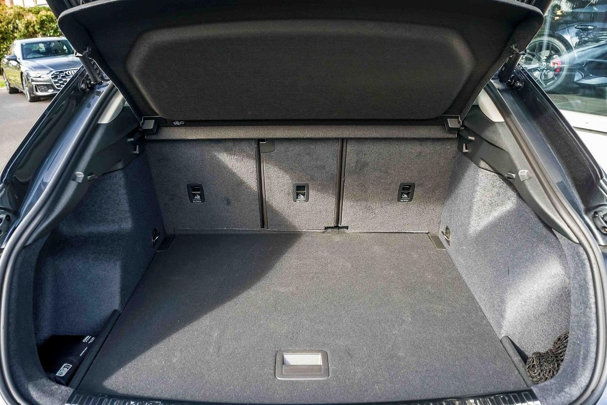 2025 Audi Q3 35 TFSI S line edition F3