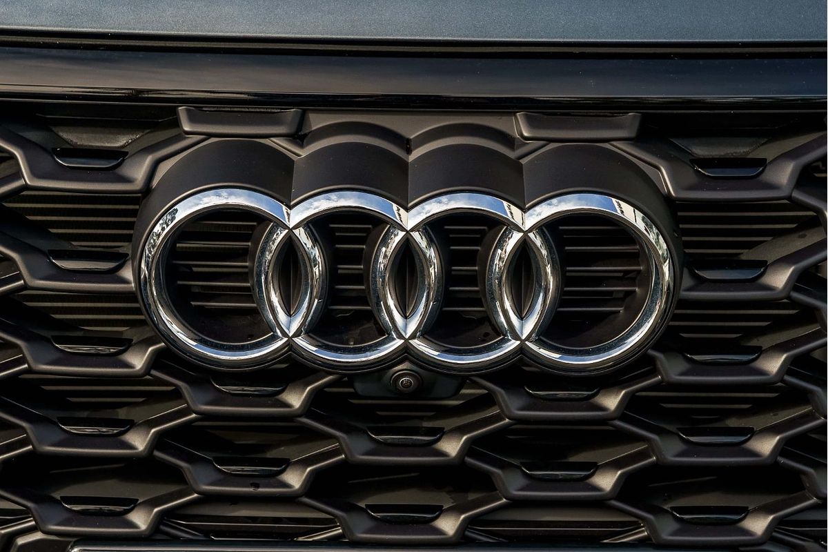 2025 Audi Q3 35 TFSI S line edition F3