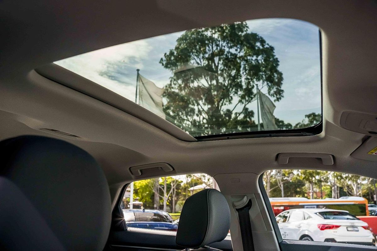 2025 Audi Q3 35 TFSI S line edition F3