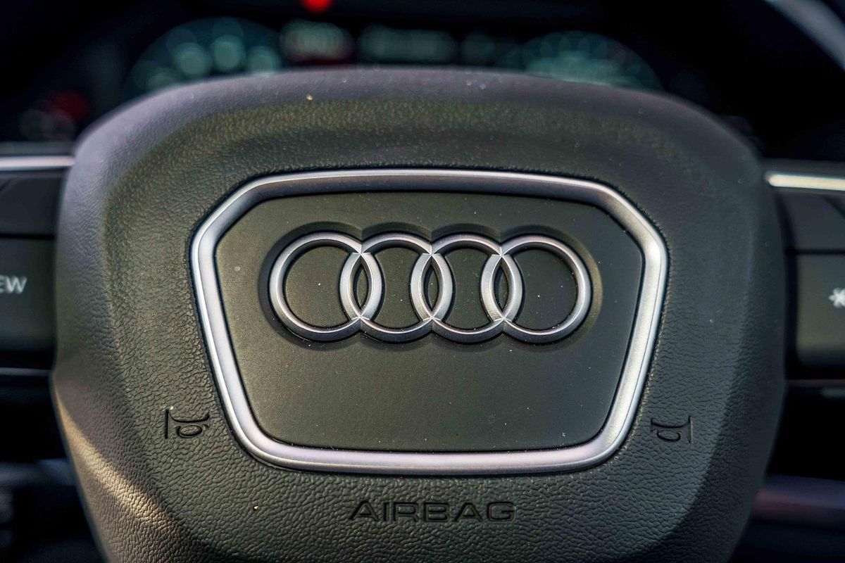 2025 Audi Q3 35 TFSI S line edition F3