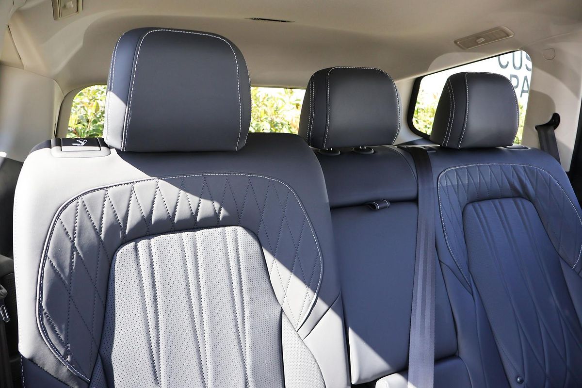 2025 LDV D90 Executive SV9A