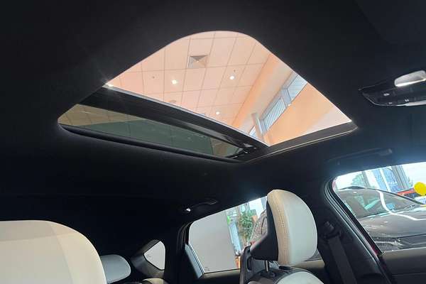 2025 Kia K4 GT-Line CL4m