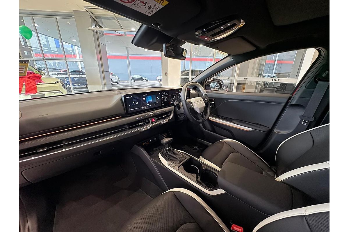 2025 Kia K4 GT-Line CL4m