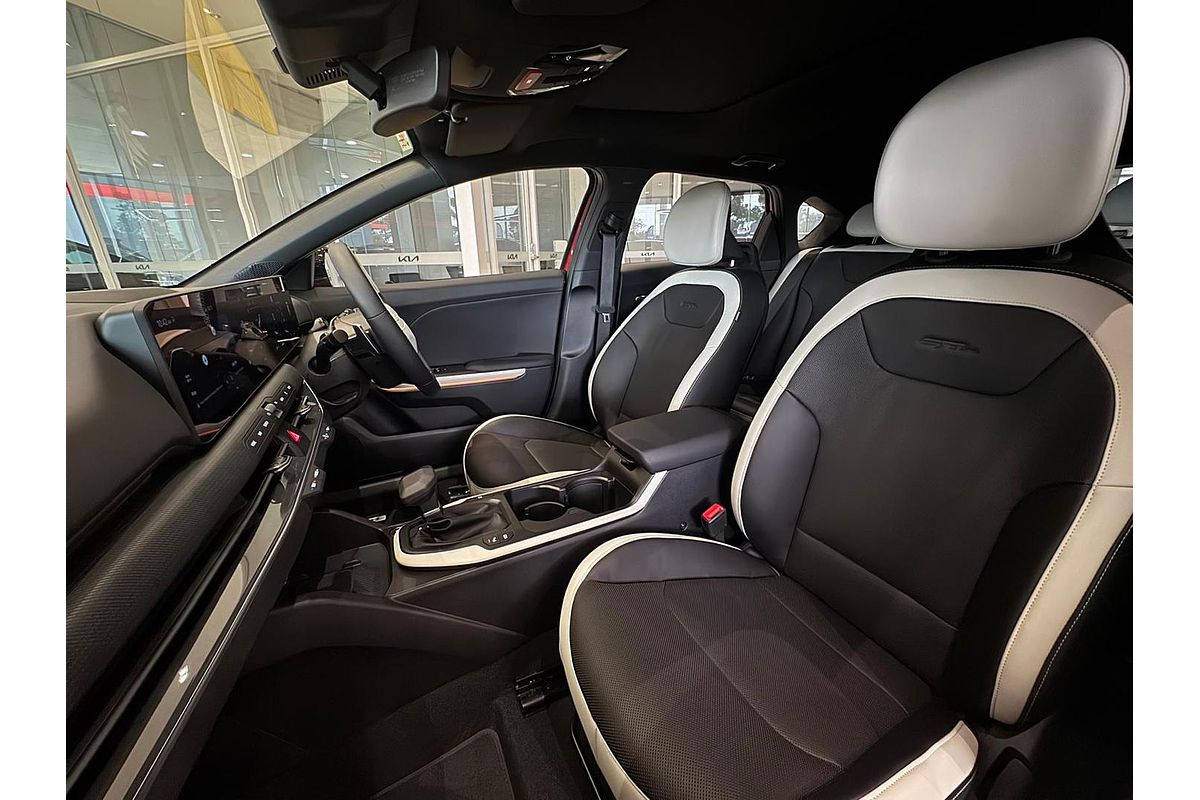 2025 Kia K4 GT-Line CL4m