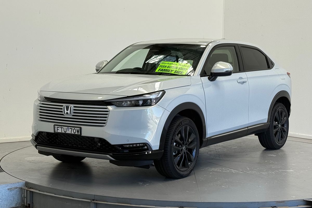 2025 Honda HR-V e:HEV X