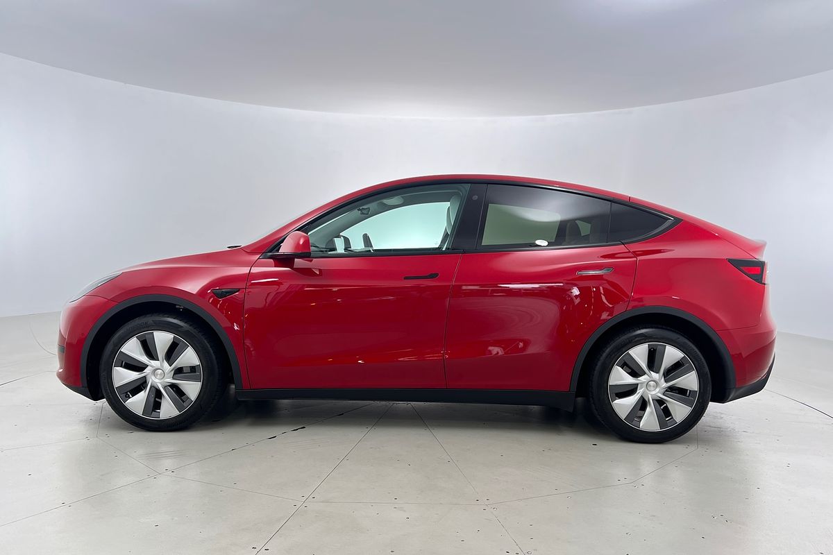 2022 Tesla Model Y Rear-Wheel Drive