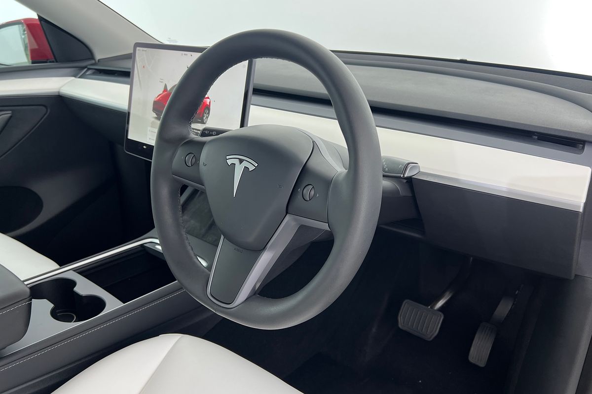 2022 Tesla Model Y Rear-Wheel Drive