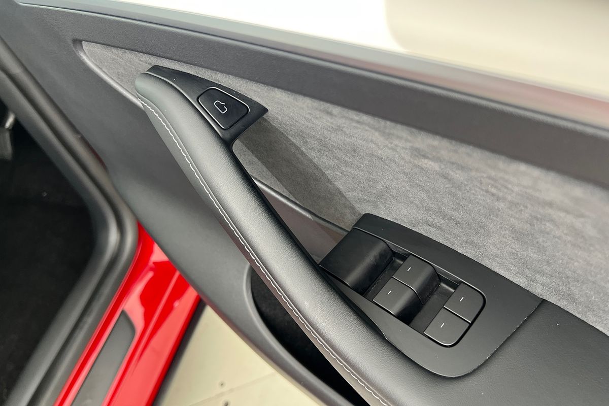 2022 Tesla Model Y Rear-Wheel Drive