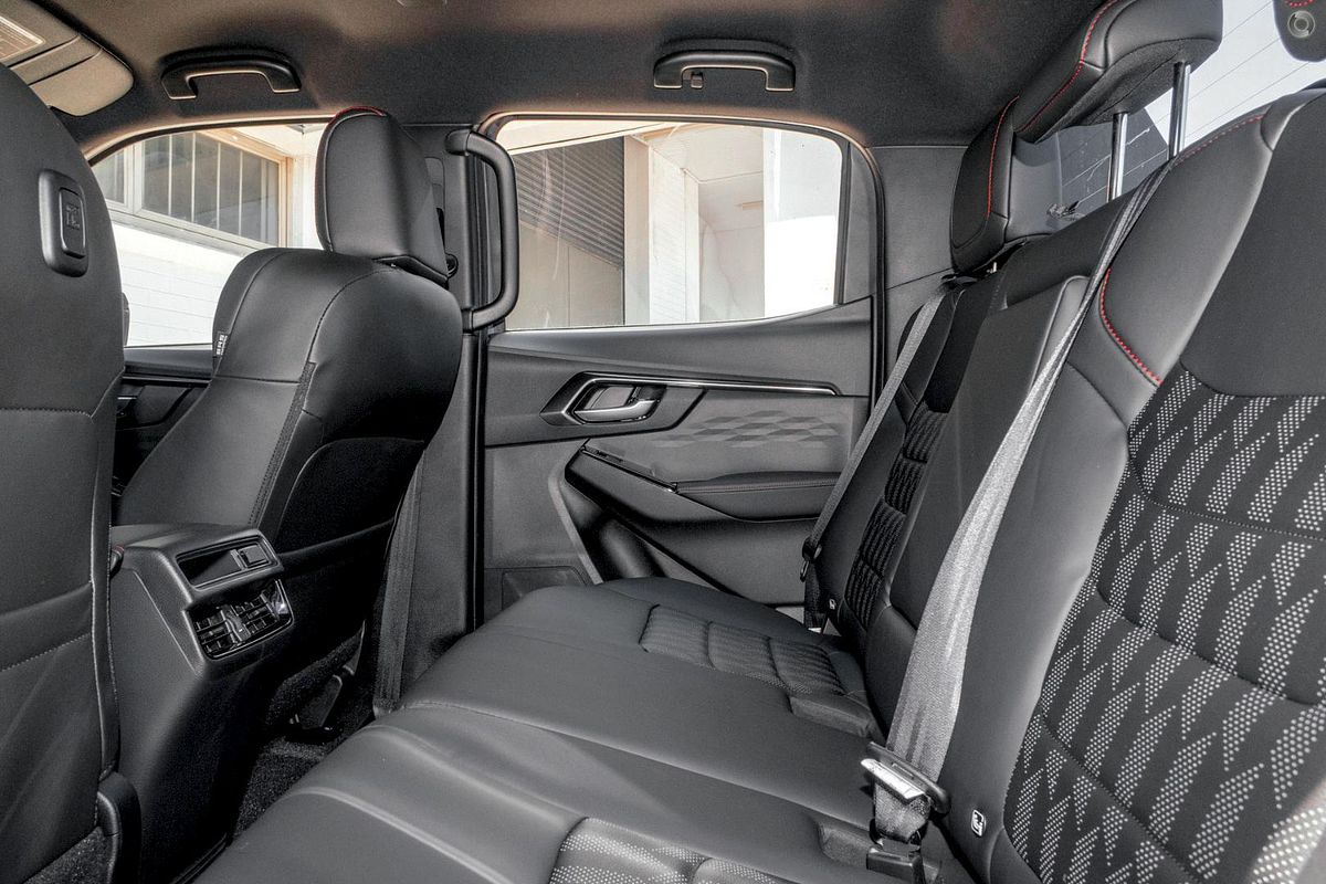 2025 Isuzu D-MAX X-TERRAIN 4X4