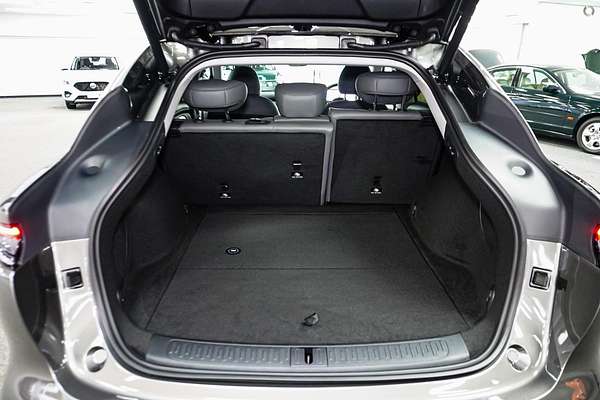 2025 MG IM6 Premium S12L