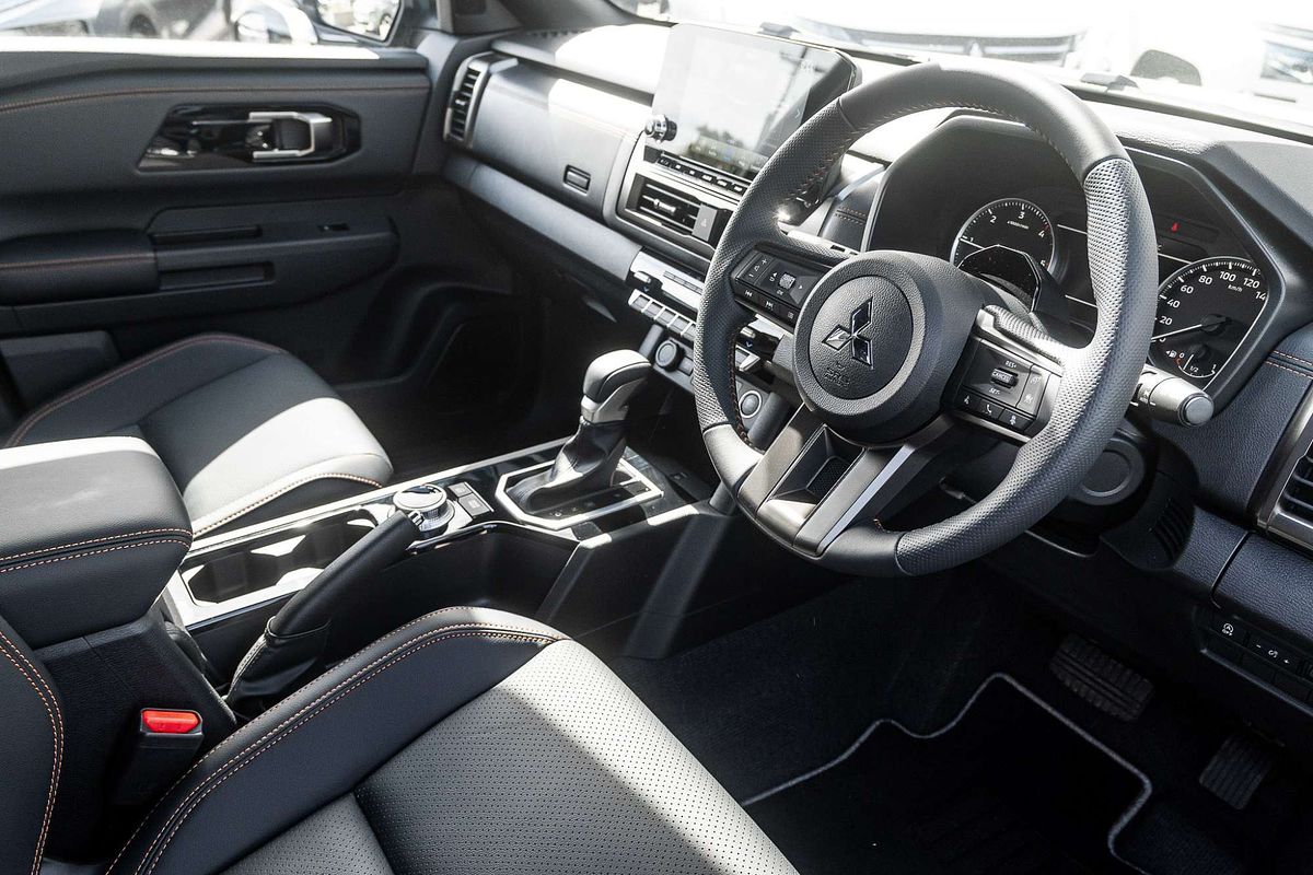2025 Mitsubishi Triton GSR MV 4X4