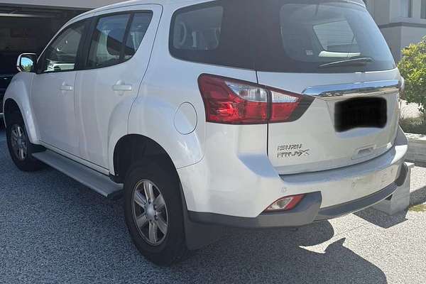2014 Isuzu MU-X LS-M
