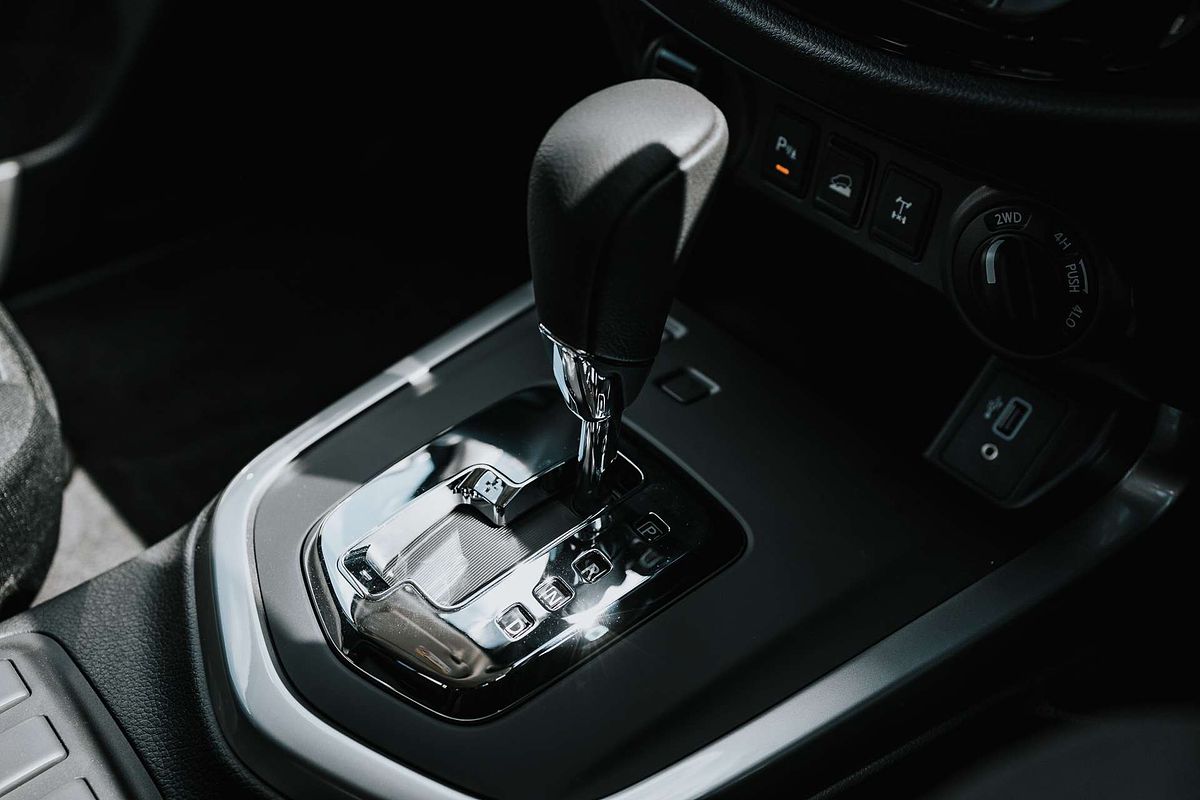 2025 Nissan Navara ST D23 4X4