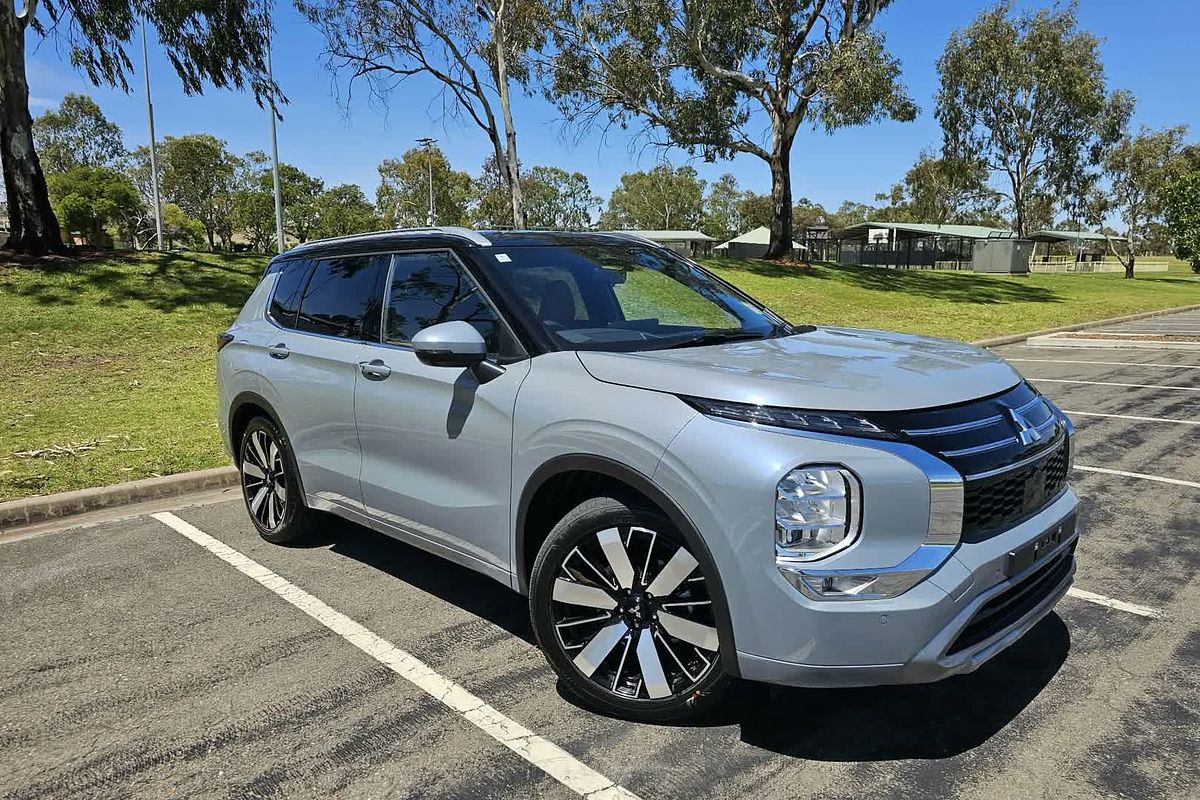 2025 Mitsubishi Outlander Exceed Tourer ZM