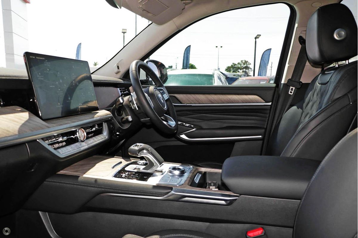 2025 GWM Tank 500 Ultra Hybrid P03