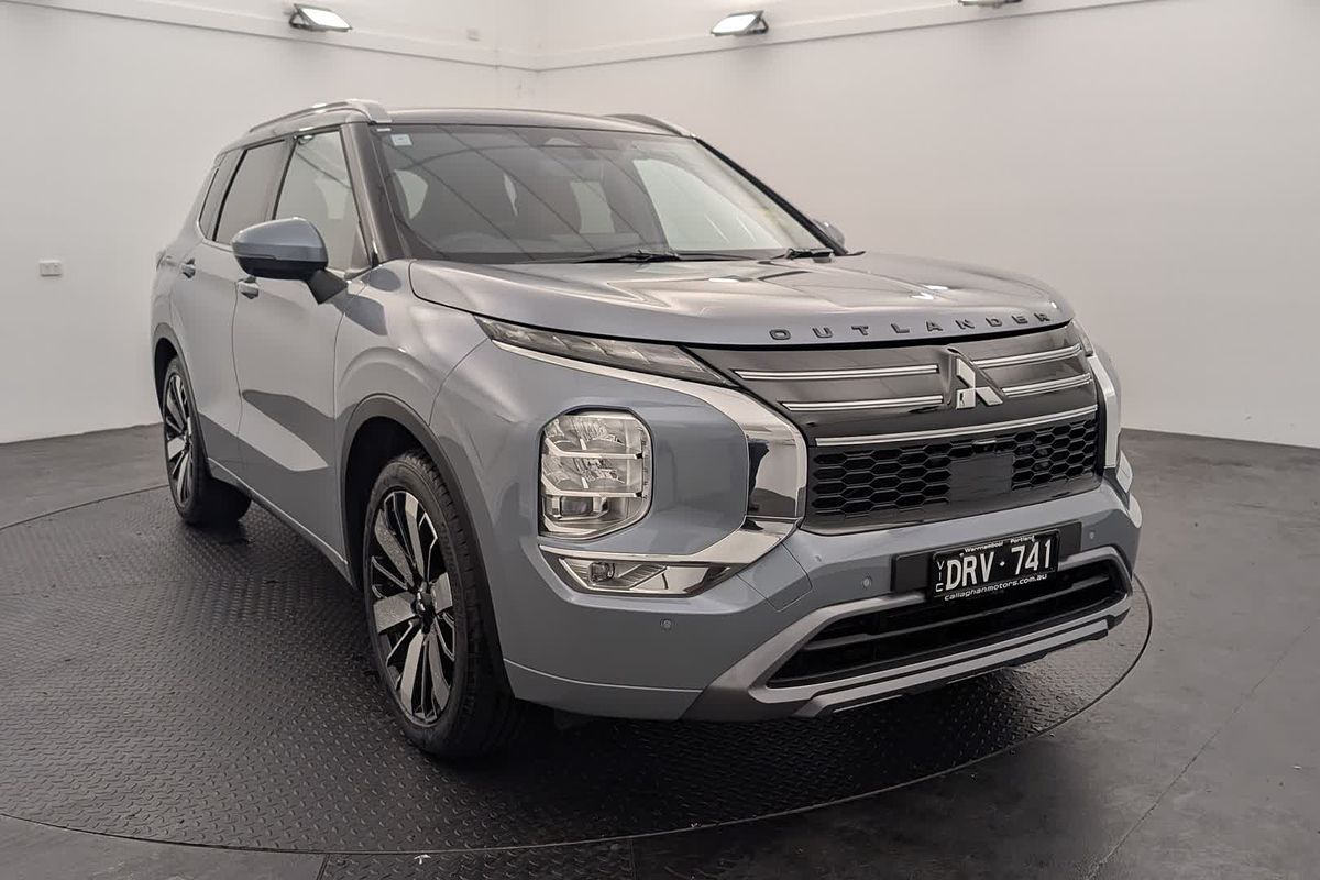 2025 Mitsubishi Outlander Exceed Tourer ZM