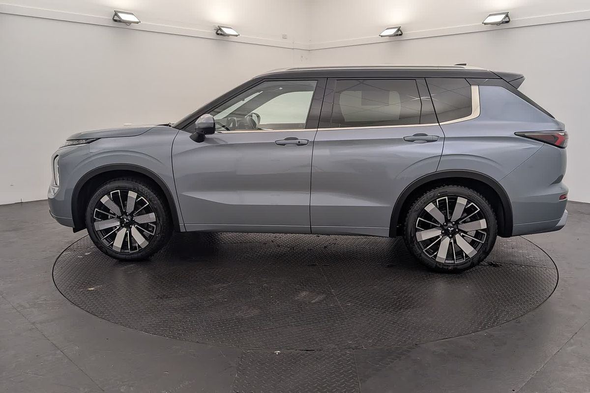 2025 Mitsubishi Outlander Exceed Tourer ZM