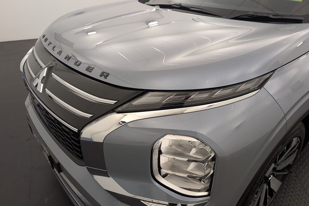 2025 Mitsubishi Outlander Exceed Tourer ZM