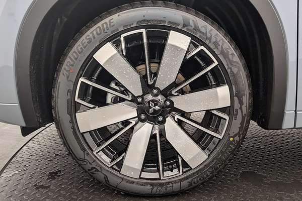 2025 Mitsubishi Outlander Exceed Tourer ZM