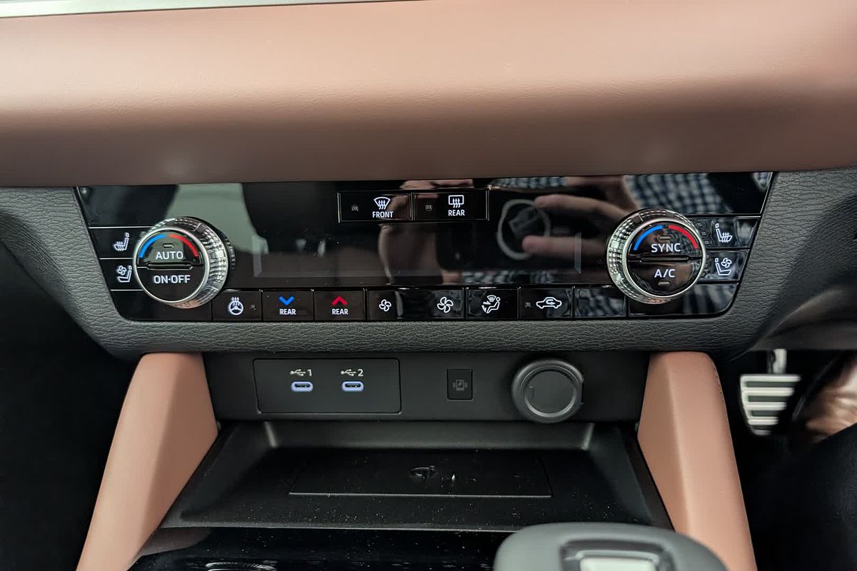 2025 Mitsubishi Outlander Exceed Tourer ZM